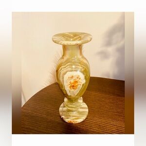 Elegant Onyx Vase in Green, White and Brown